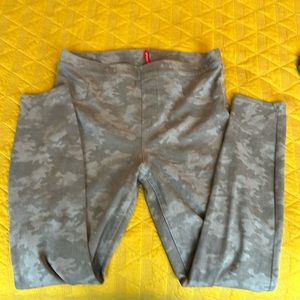 Spanx jegging green camo